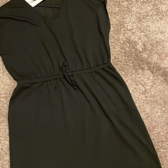 - Woman’s dress - Picture 5 of 5